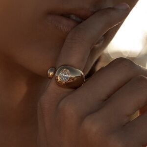 BNWT Amber Sceats Vesper Ring size 7 24K plated brass